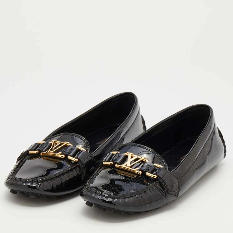 LOUIS VUITTON gloria flat loafer  Lv loafers, Louis vuitton loafers,  Womens black suede shoes
