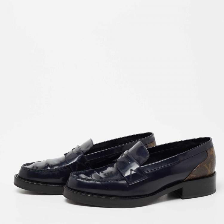 Pre Owned Louis Vuitton Navy Blue/Brown Monogram Canvas And Patent Leather Loafers  Size 37.5 