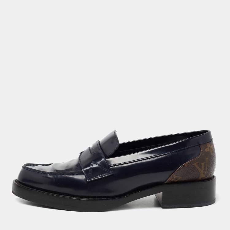 Pre Owned Louis Vuitton Navy Blue/Brown Monogram Canvas And Patent Leather Loafers  Size 37.5 