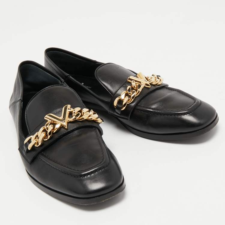 مملوكة مسبقًا Louis Vuitton Black Leather V Chain Loafers Size 37