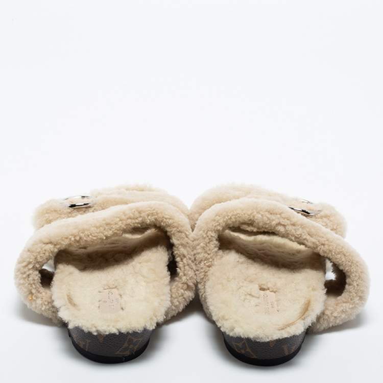 Pre Owned Louis Vuitton Beige Shearling Fur Flat Slides Size 39