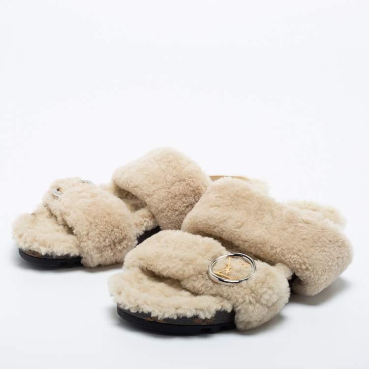 Louis Vuitton Beige Shearling Fur Flat Slides Size 39 Louis