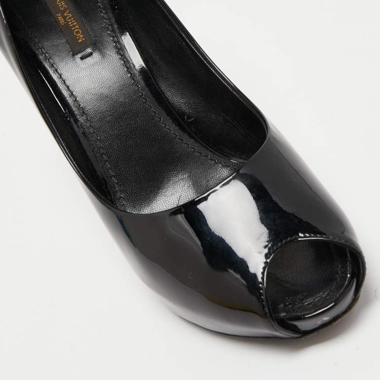 Pre Owned Louis Vuitton Black Patent Leather Lock It Pumps Size 39