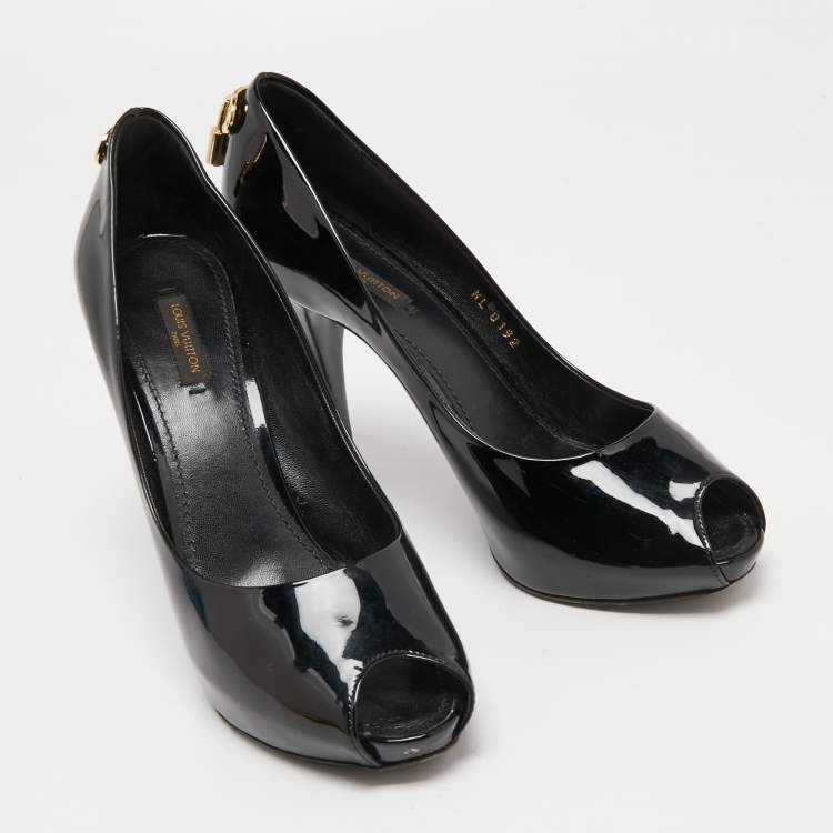 Pre Owned Louis Vuitton Black Patent Leather Lock It Pumps Size 39