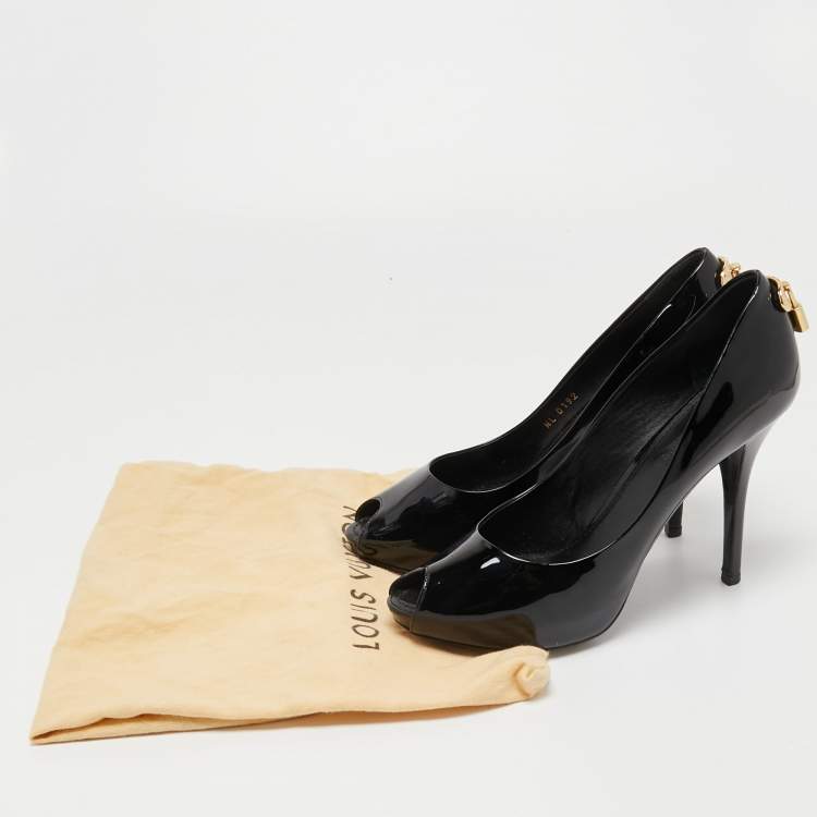 Pre Owned Louis Vuitton Black Patent Leather Lock It Pumps Size 39