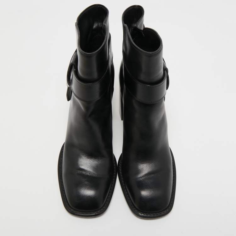 Pre Owned Louis Vuitton Black Leather Ankle Boots Size 39