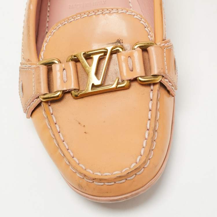 Pre Owned Louis Vuitton Beige Patent Leather Oxford Loafers Size 38