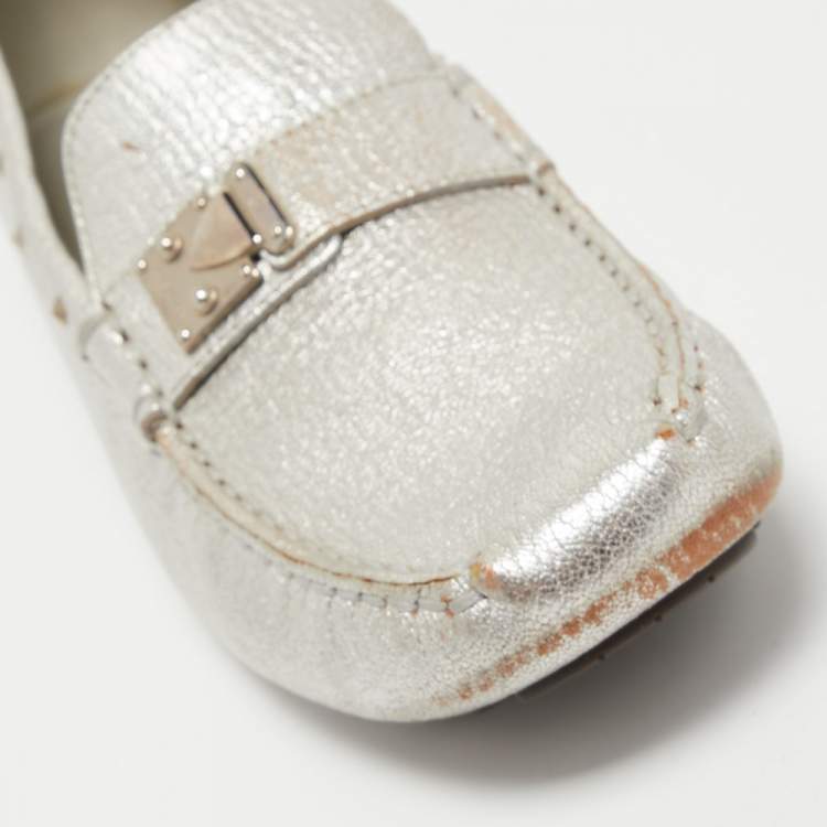 Pre Owned Louis Vuitton Silver Leather Lombok Slip On Loafers Size 40.5