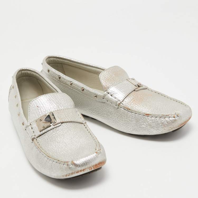 Pre Owned Louis Vuitton Silver Leather Lombok Slip On Loafers Size 40.5