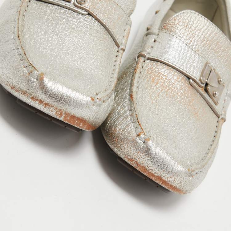 Pre Owned Louis Vuitton Silver Leather Lombok Slip On Loafers Size 40.5