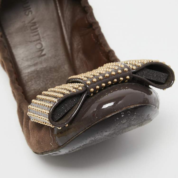 Pre Owned Louis Vuitton Brown Suede Studded Bow Ballet Flats Size 38