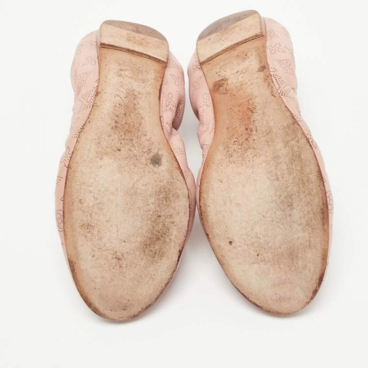 Pre Owned Louis Vuitton Beige Leather Bow Scrunch Ballet Flats Size 38