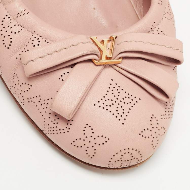 Pre Owned Louis Vuitton Beige Leather Bow Scrunch Ballet Flats Size 38