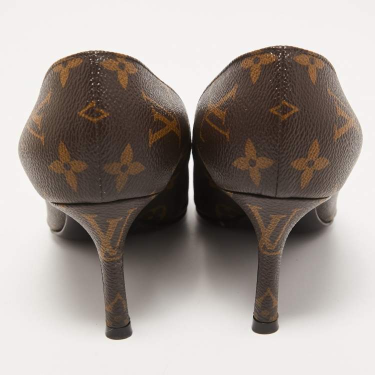 Pre Owned Louis Vuitton Brown Monogram Canvas and Patent Cherie Pumps Size 37