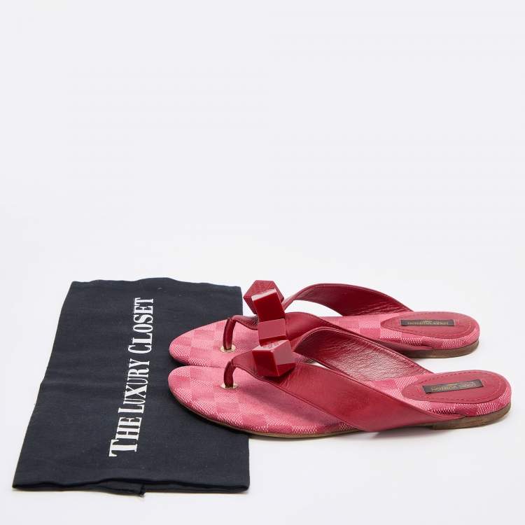 Pre Owned Louis Vuitton Red Leather Cube Thong Flat Slides Size 38.5