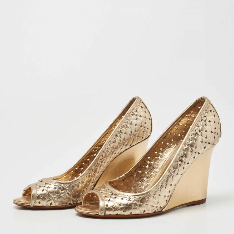 Pre Owned Louis Vuitton Gold Leather Stand By Me Wedge Pumps Size 36.5