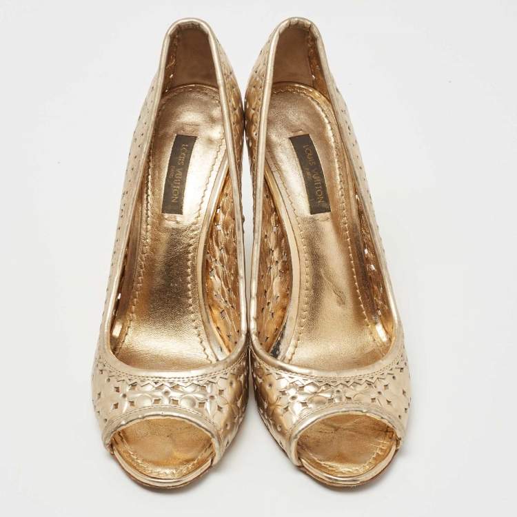 Pre Owned Louis Vuitton Gold Leather Stand By Me Wedge Pumps Size 36.5