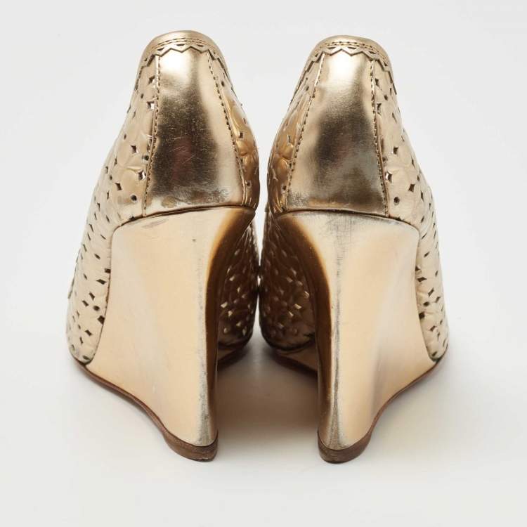 Pre Owned Louis Vuitton Gold Leather Stand By Me Wedge Pumps Size 36.5