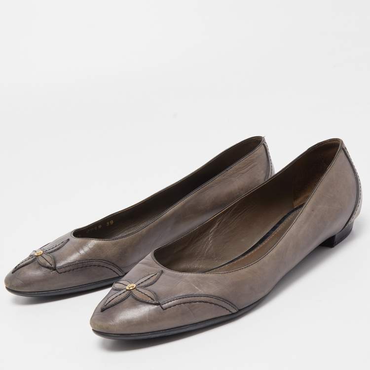 Pre Owned Louis Vuitton Grey Leather Ballet Flats Size 39