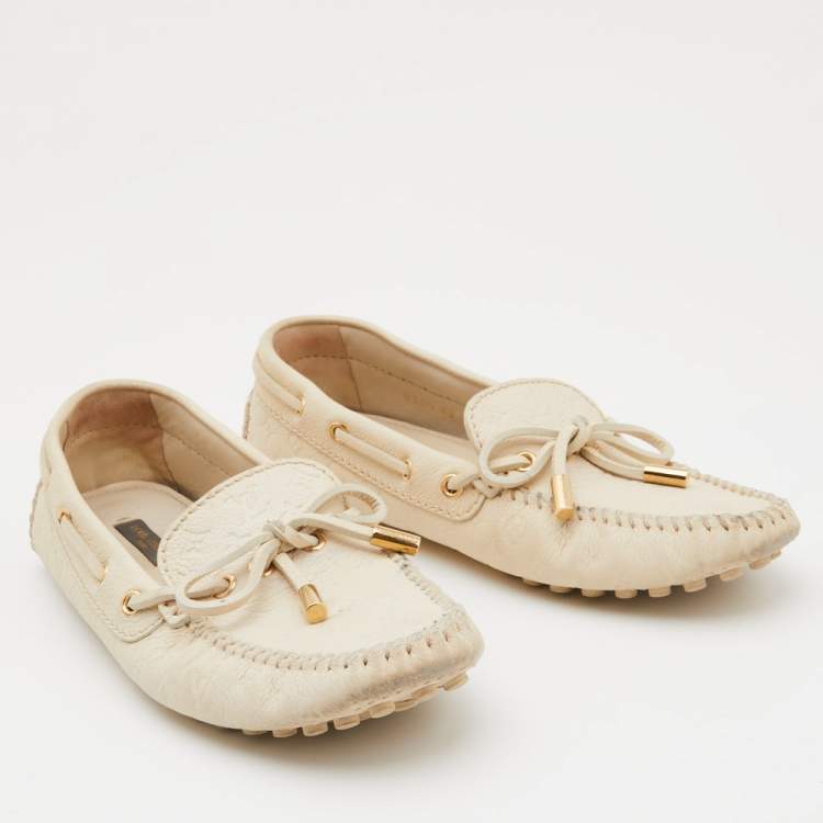 Pre Owned Louis Vuitton Cream Monogram Embossed Leather Gloria Loafers Size 35.5