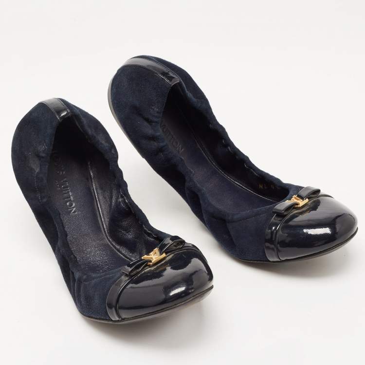 Pre Owned Louis Vuitton Navy Blue/Black Suede and Patent Leather Elba Scrunch Ballet Flats Size 40