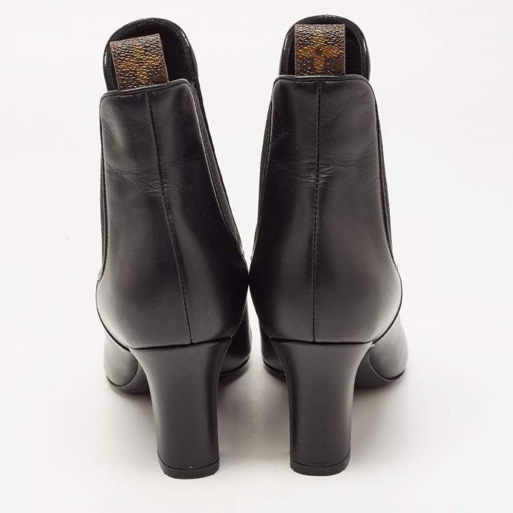Pre Owned Louis Vuitton Black Leather Ankle Boots Size 35
