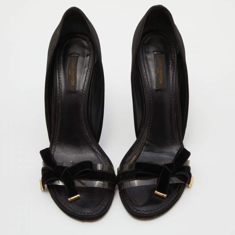 مملوكة مسبقًا Louis Vuitton Black Satin and PVC Bow D' Orsay Pumps Size 38