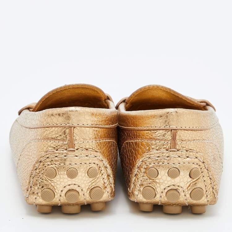 Pre Owned Louis Vuitton Gold Leather Close Up Loafers Size 39