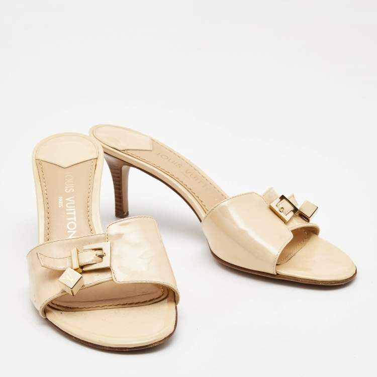 Pre Owned Louis Vuitton Beige Patent Leather LV Dice Slide Sandals Size 41