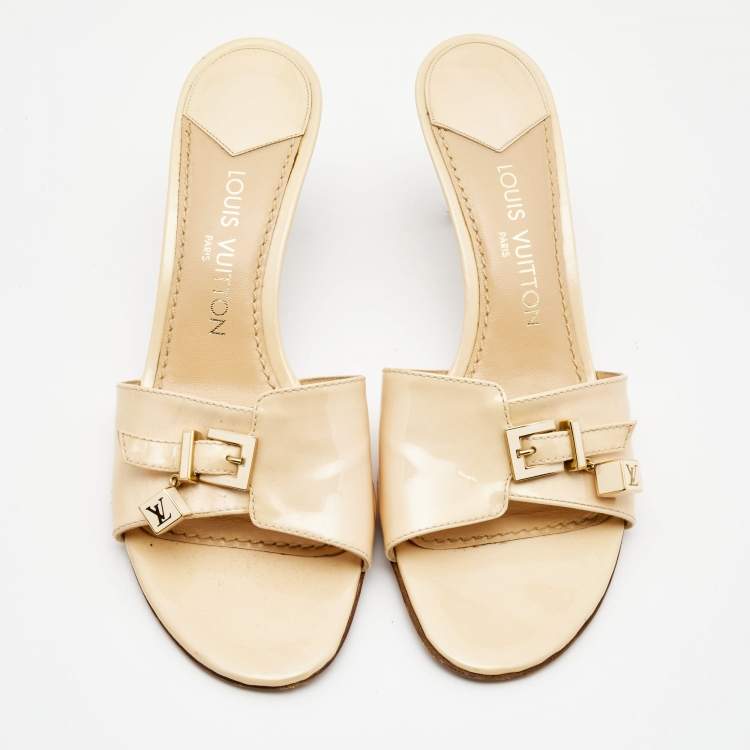 Pre Owned Louis Vuitton Beige Patent Leather LV Dice Slide Sandals Size 41