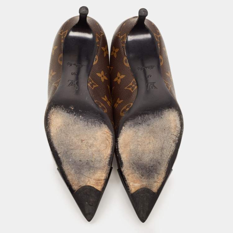 Pre Owned Louis Vuitton Black/Brown Monogram Canvas and Patent Leather Fetish Pumps Size 40