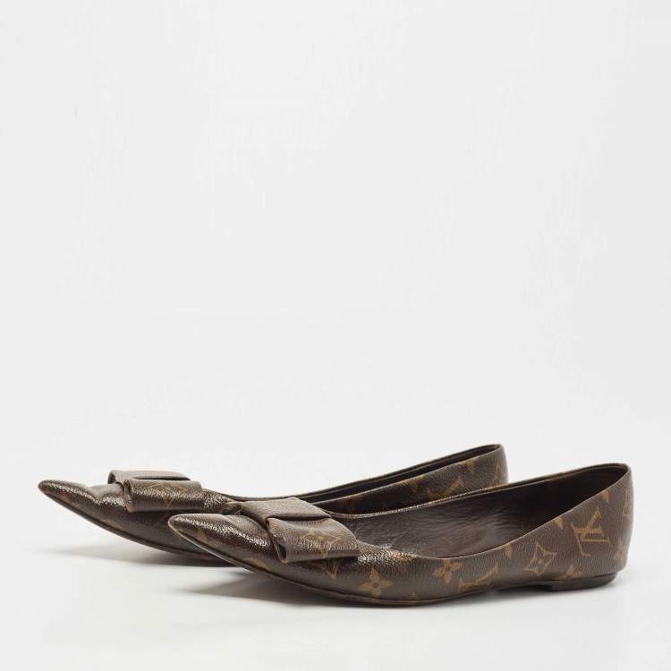 Louis Vuitton Leather Flats In Brown