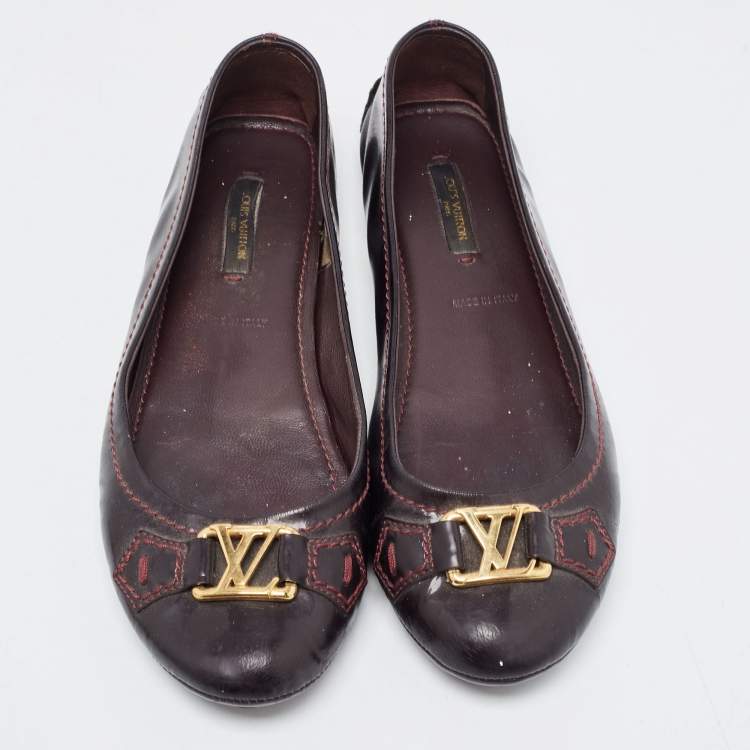 مملوكة مسبقًا Louis Vuitton Burgundy Patent Oxford Loafers Size 37