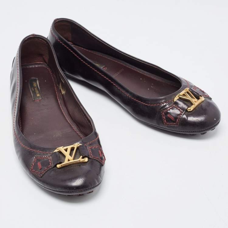 مملوكة مسبقًا Louis Vuitton Burgundy Patent Oxford Loafers Size 37