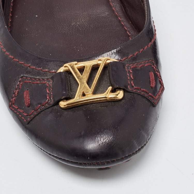 مملوكة مسبقًا Louis Vuitton Burgundy Patent Oxford Loafers Size 37
