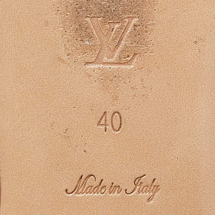 Pre Owned Louis Vuitton Beige/White Monogram Embossed Leather Flat Slides Size 40