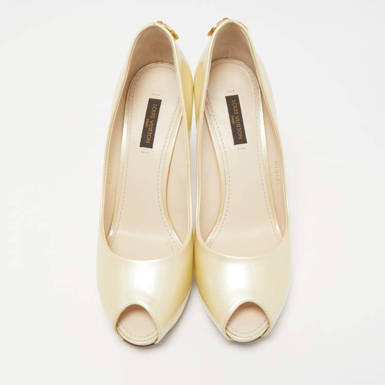 Pre Owned Louis Vuitton Cream Patent Leather Oh Really! Pumps Size 36.5