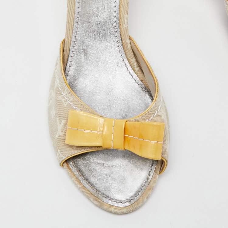 Pre Owned Louis Vuitton Grey/Yellow Monogram Canvas and Patent Leather Bow Slide Sandals Size 39.5