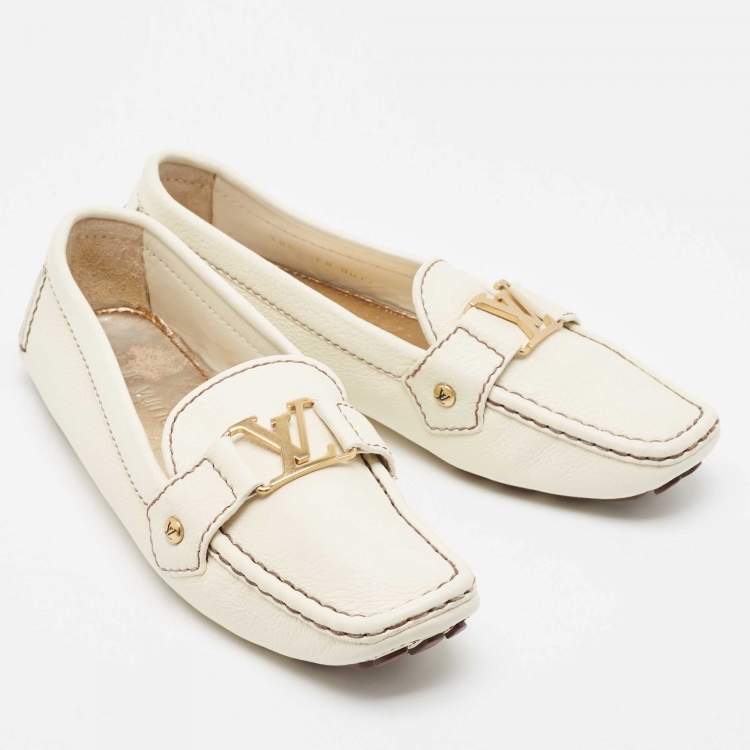 Pre Owned Louis Vuitton Cream Leather Monte Carlo  Loafers Size 38.5