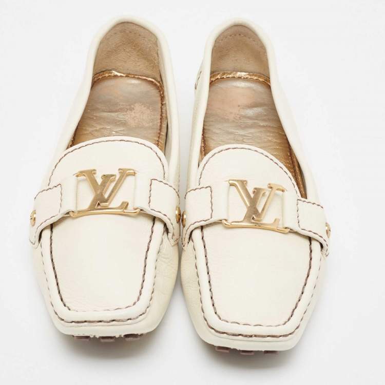 Pre Owned Louis Vuitton Cream Leather Monte Carlo  Loafers Size 38.5