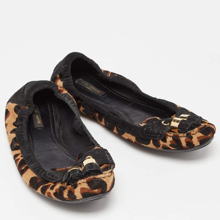 Pre Owned Louis Vuitton Tricolor Leopard Print Calf Hair and Suede Tassel Scrunch Loafers Size 40