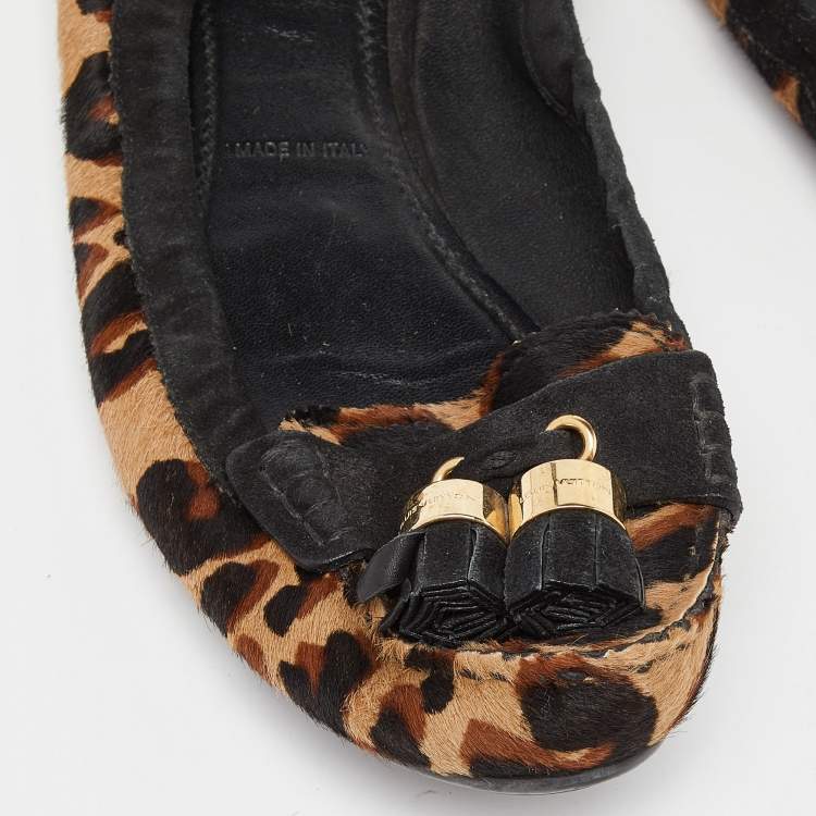 Pre Owned Louis Vuitton Tricolor Leopard Print Calf Hair and Suede Tassel Scrunch Loafers Size 40