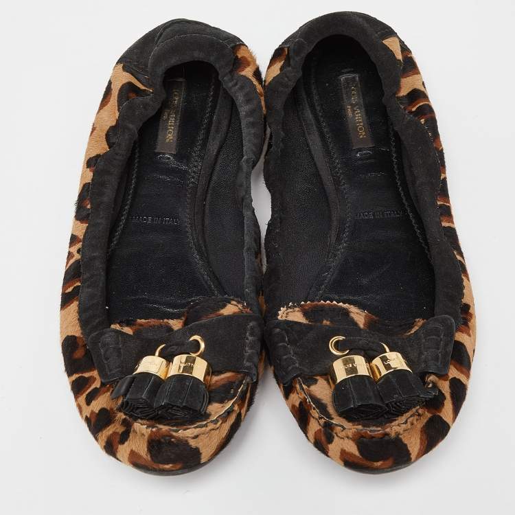 Pre Owned Louis Vuitton Tricolor Leopard Print Calf Hair and Suede Tassel Scrunch Loafers Size 40