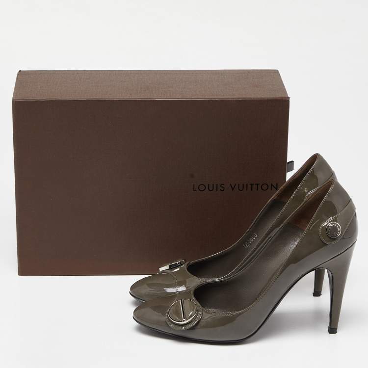Pre Owned Louis Vuitton Grey Patent Leather Pumps Size 38