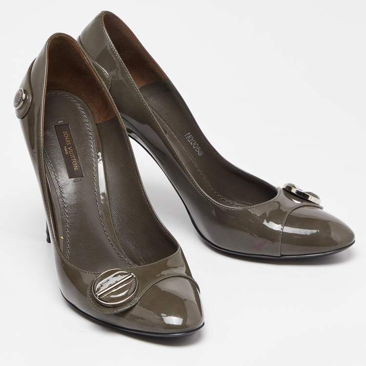 Pre Owned Louis Vuitton Grey Patent Leather Pumps Size 38