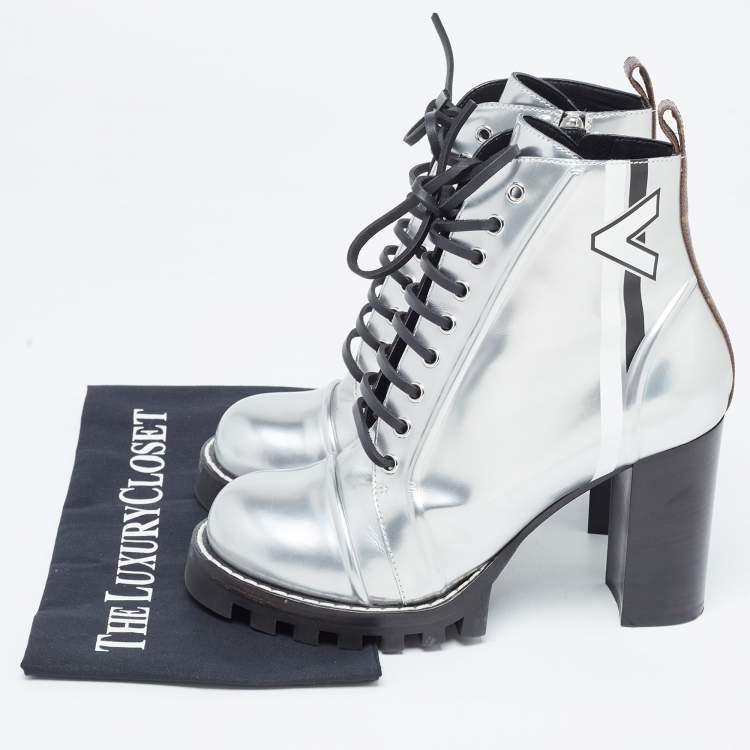 Pre Owned Louis Vuitton Silver Leather Spaceship Ankle Boots Size 40