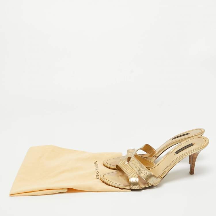 Pre Owned Louis Vuitton Gold Leather Slides Sandals Size 40.5