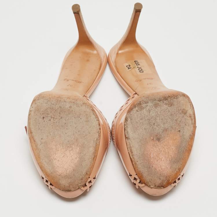 Pre Owned Louis Vuitton Beige Patent Leather  Cut Buckle Detail Slide Sandals Size 37