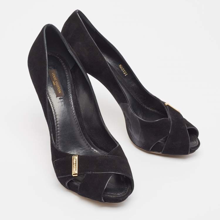Pre Owned Louis Vuitton Black Suede Passy Pumps Size 39