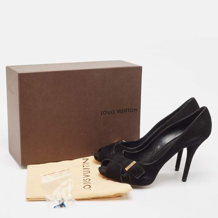 Pre Owned Louis Vuitton Black Suede Passy Pumps Size 39